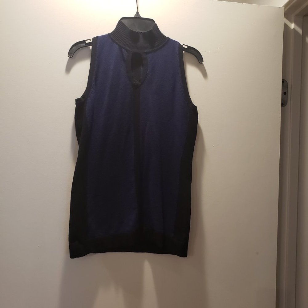 Keyhole mockneck sweater tank top - size small